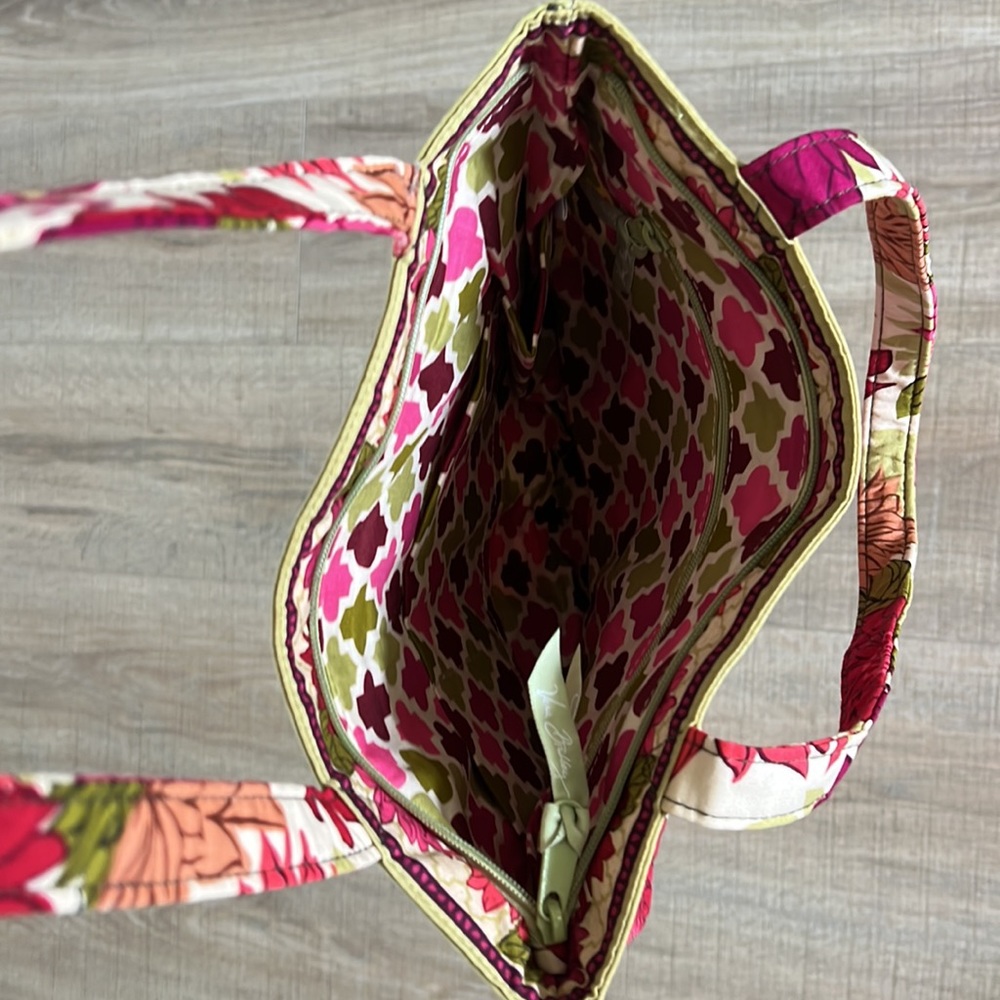 Vera Bradley Bag ~HELLO DAHLIA~ RETIRED PATTERN. - Picture 2 of 11